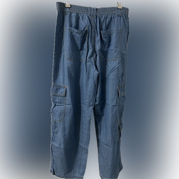 Almost Famous Wide Leg Cargo Pants - Picture 2 of 3